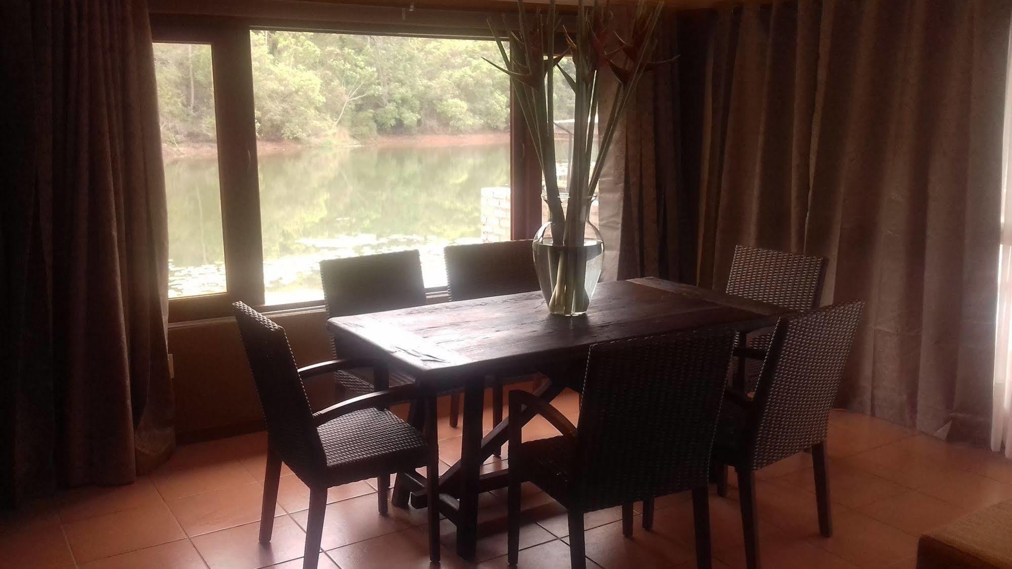 Bambuu Lakeside Lodge هازيفيو المظهر الخارجي الصورة
